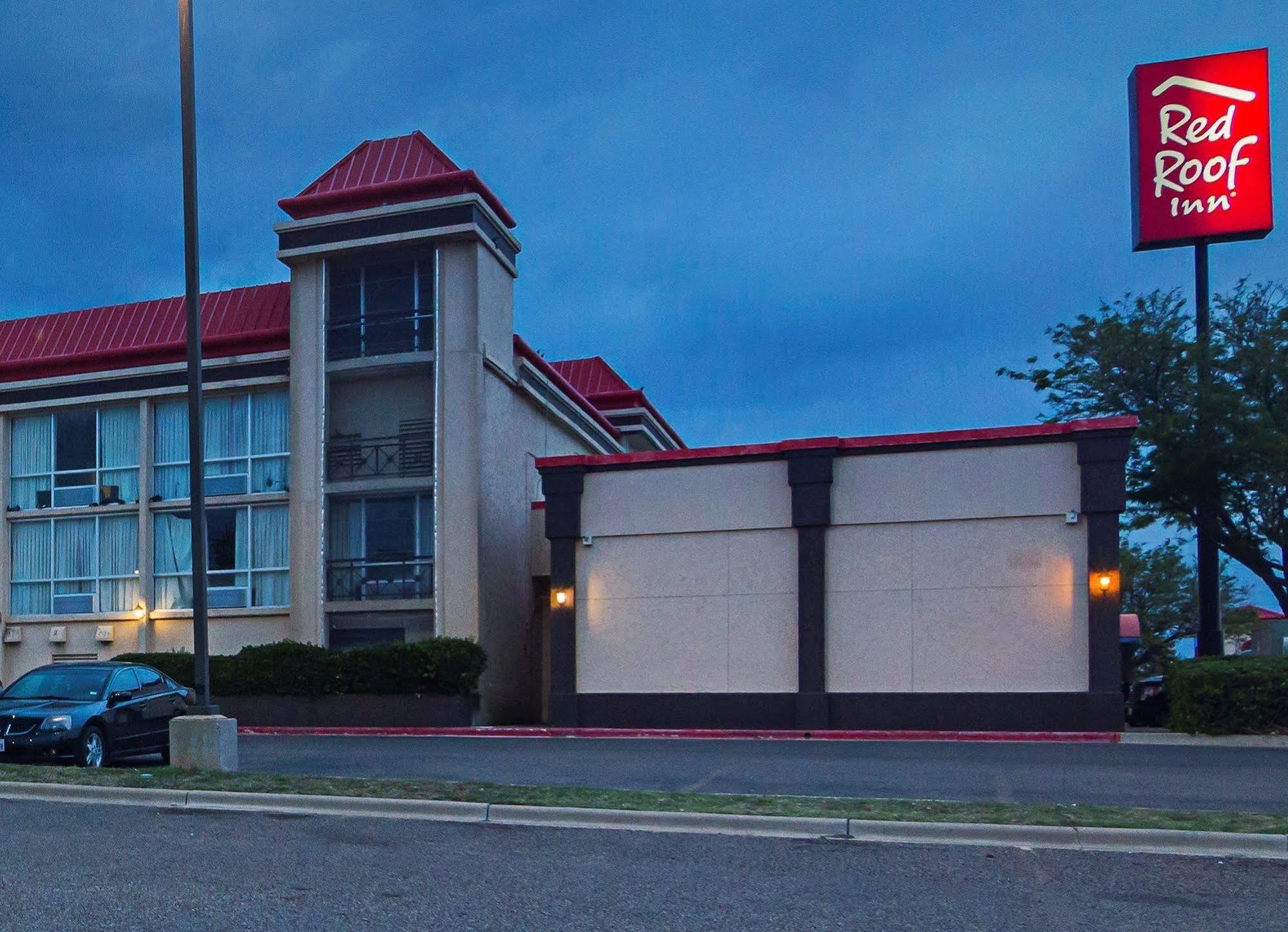 Red Roof Inn Лъбък Екстериор снимка